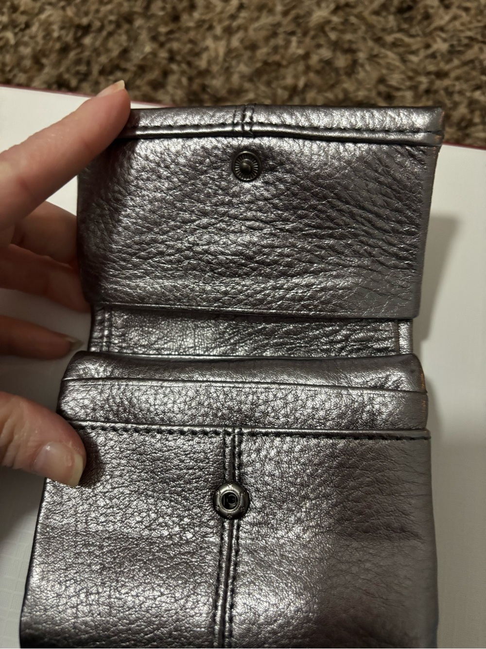 Hobo wallet Metallic silver color hobo trifold button - Picture 5 of 7
